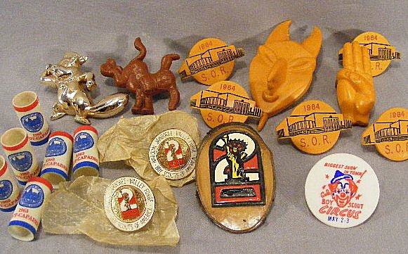 Vintage 1960's Boy Scout lot. Slides, 7 Nealslides: Vintage 1960's Boy Scout lot. Slides, 7 Nealslides including lobster claw mask, 1964 S.O.R., finger salute. 2 Torchy Plastics squirrel & donkey. 2 metal 1964 National Jamboree Valley Forge slides & ca