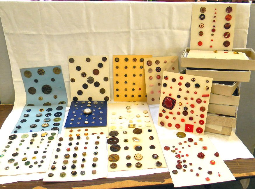 Large lot of antique and vintage buttons, all typ: Large lot of antique and vintage buttons, all types & ages, multi colored, few if any sets