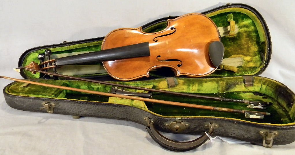 Estate violin, 24" long, no chips, cracks or spli: Estate violin, 24" long, no chips, cracks or splits, partial label inside (unreadable) with date of 18?? with two bows (each marked "Germany" only)