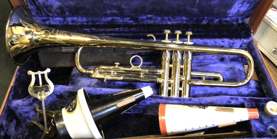 Martin Trumpet, excellent condition, "Committee m: Martin Trumpet, excellent condition except for one dent on bend, "Committee model", with original leather case, handle missing. Serial #209027