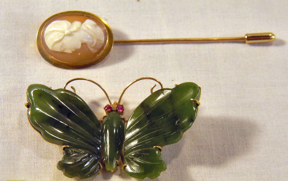 Jade and 14K gold butterfly pin together with she: Jade and 14K gold butterfly pin together with shell cameo stick pin