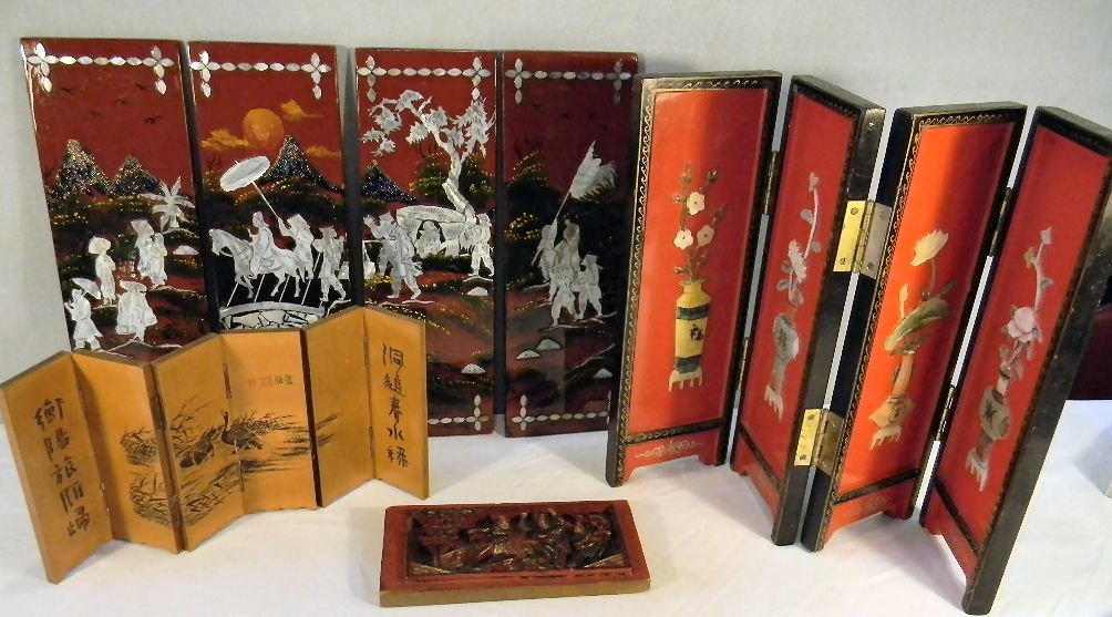 Lot of oriental small folding screens, wood panel and l: Lot of oriental small folding screens, wood panel and lacquered wall hangings