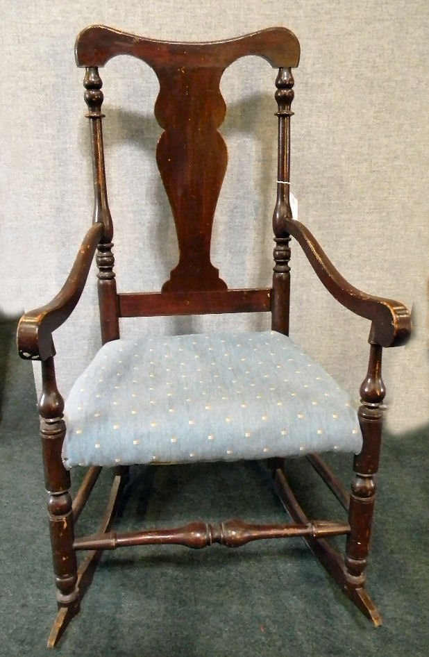 Antique country Queen Anne pine rocking arm chair, 41" : Antique country Queen Anne pine rocking arm chair, 41" high, 23.25" at widest, no breaks or repairs
