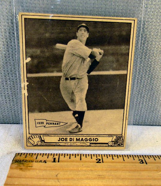 Baseball card - 1940 Play Ball Joe DiMaggio, 1939 Penna: Baseball card - 1940 Play Ball Joe DiMaggio, 1939 Pennant