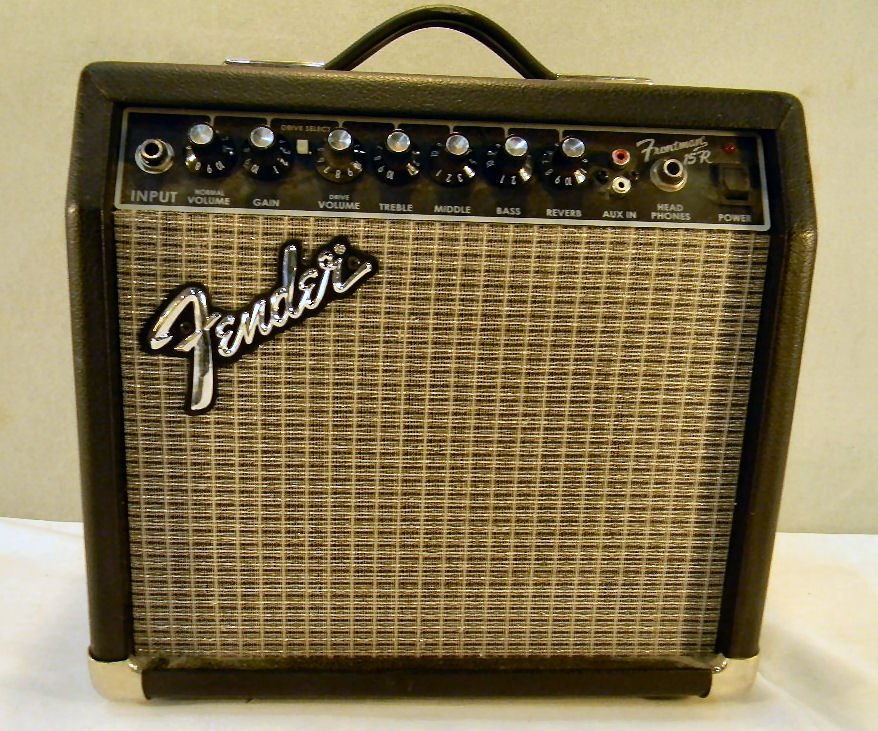 Fender Frontman 15R amplifier, 12" high, excellent cond: Fender Frontman 15R amplifier, 12" high, excellent condtion