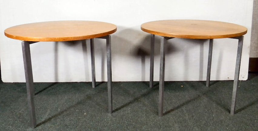 Pair of Richard Shultz/Knoll end tables, scratches, 24": Pair of Richard Shultz/Knoll end tables, scratches, 24" diameter, 19" high