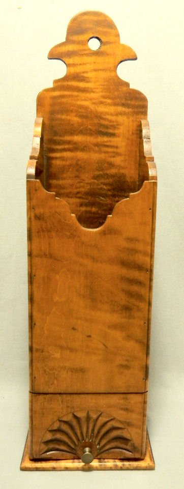 D.R. Dimes tiger maple pipe box, 18" high excellent: D.R. Dimes tiger maple pipe box, 18" high excellent condtion