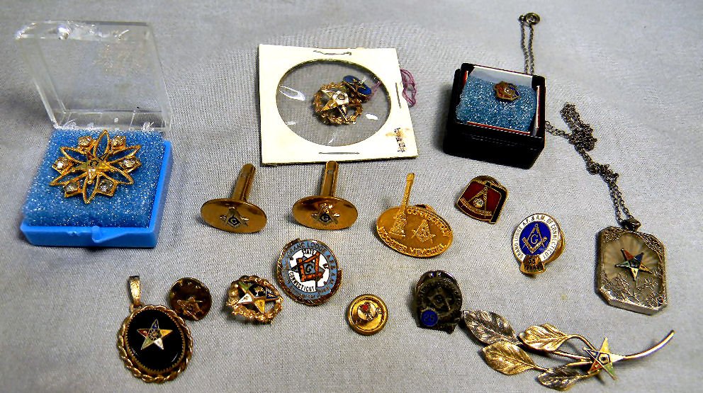 Lot of Masonic and Eastern Star jewelry, pins,: Lot of Masonic and Eastern Star jewelry, pins, pendants, cufflinks - all base metal