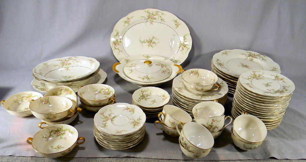 Theodore Haviland Rosalinde pattern china Aug 24, 2013 Central