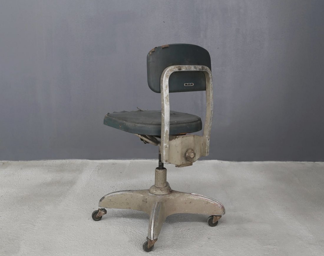 Swivel chair by Gio Ponti for SIA, Italy 1950s: This swivel office chair, designed by Gio Ponti and produced by SIA, was published in the magazine Domus; made of aluminium, painted steel and leatherette, it was designed for the Vembi-Burroughs offi