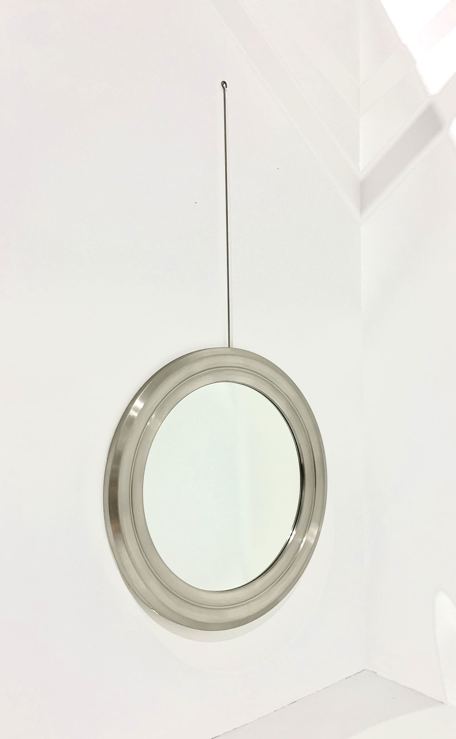 Gianni Moscatelli - Round Nickel Mirror for Formanova,: Height 93 cm Diameter 93 cm, Materials: Metal, Nickel, Mirrored Glass, Color Silver, Clear