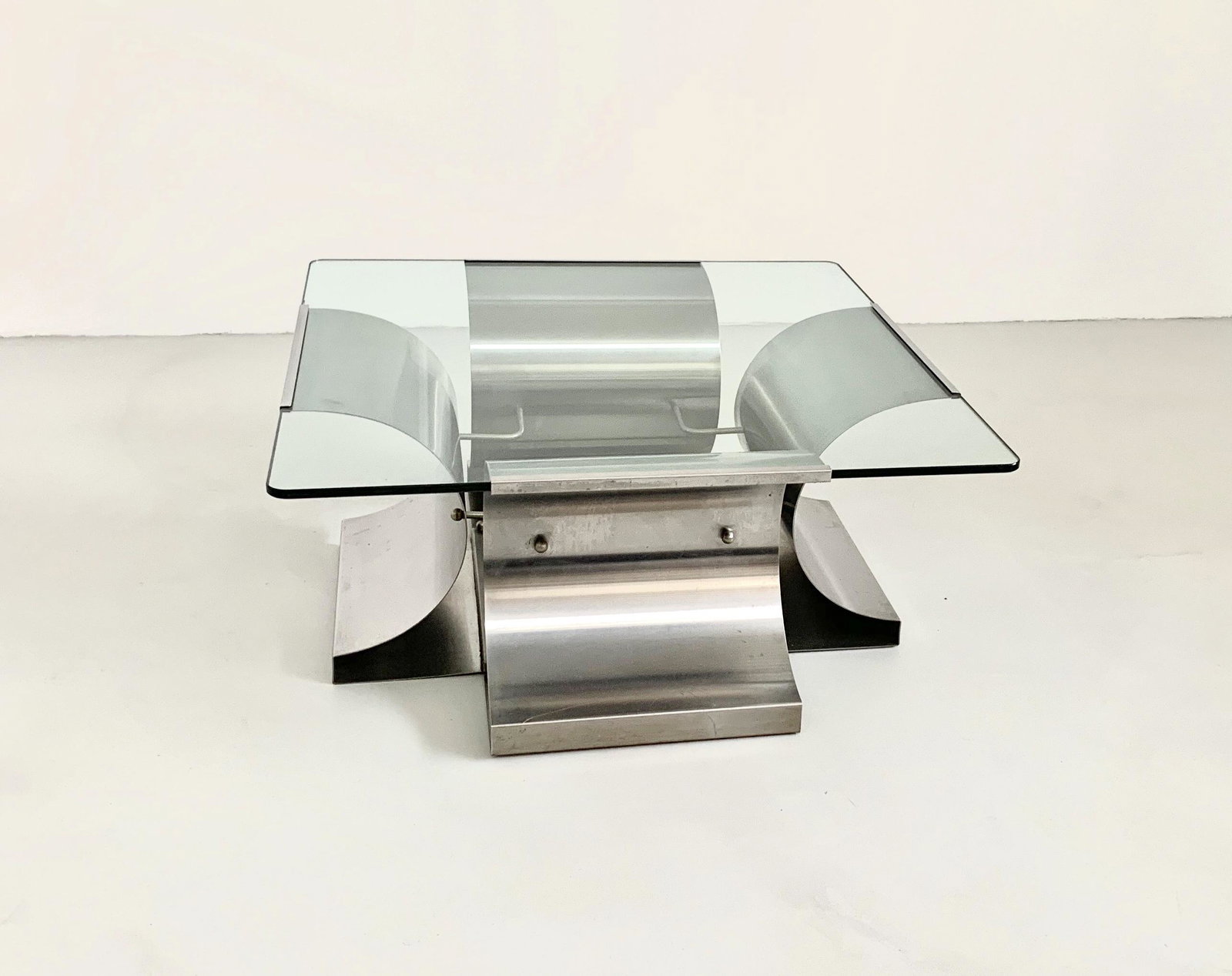 Francois Monnet - Coffee Table for Kappa, 1970s: Width 89 cm Depth 89 cm Height 39 cm Materials: Aluminum, Glass, Color Silver, Clear