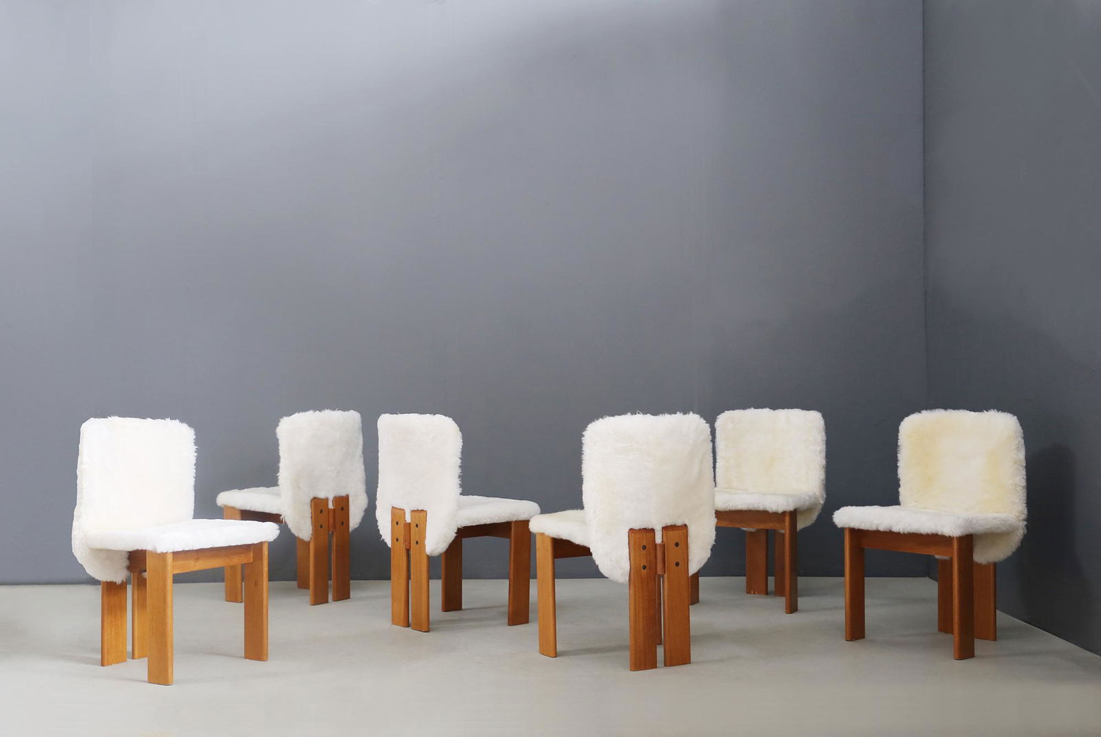 Afra e Tobia Scarpa Set of Six Chair Midcentury in Fur (1 of 6)