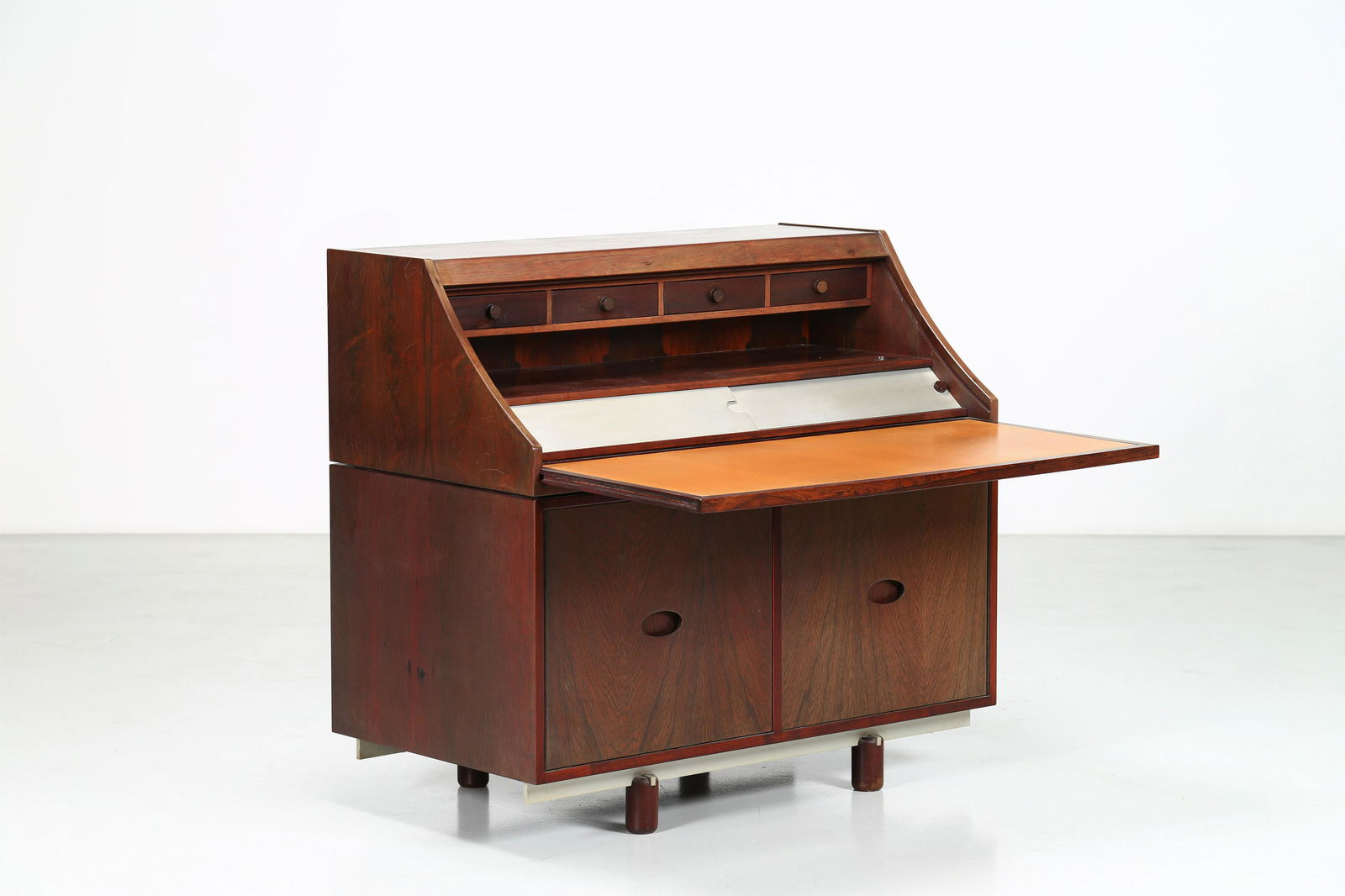 Writing desk designed by Gianfranco Frattini for (1 of 6)