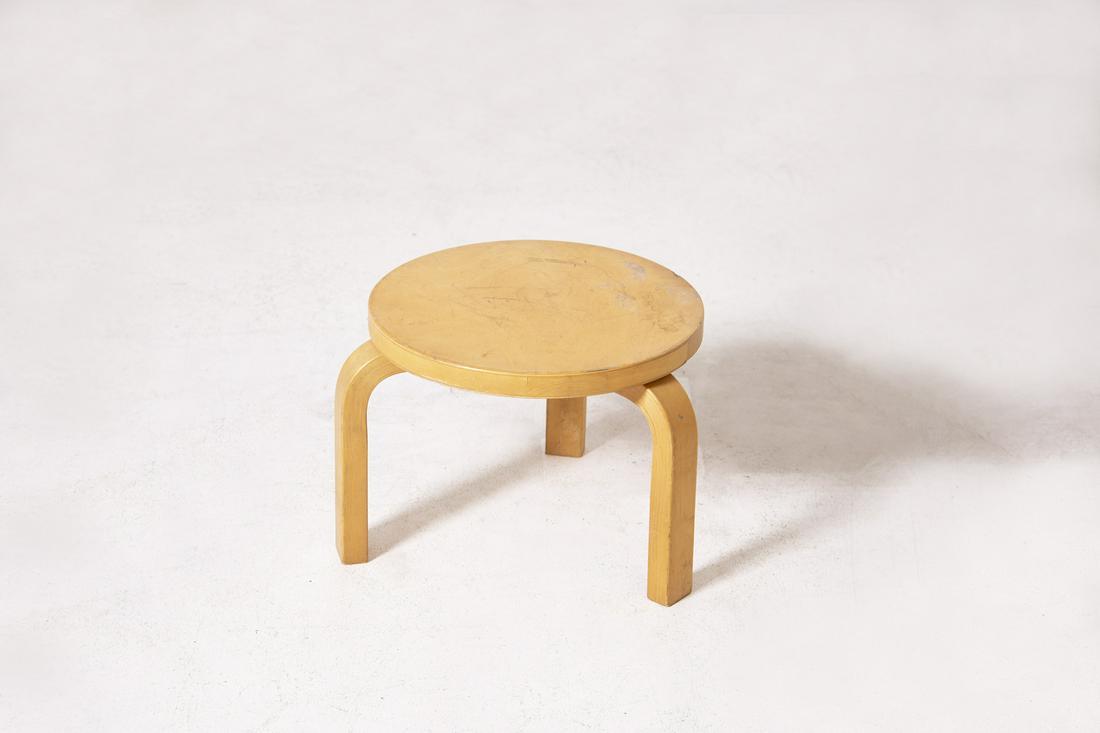 Alvaro Aalto stool 19660, birch wood (1 of 4)