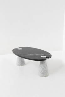 Angelo Mangiarotti Marble coffee table for Skipper: Height: 41 cm Width: 100 cm Depth: 63 cm Oval coffee table by Angelo Mangiarotti 1970s with black and white marble Skipper label.