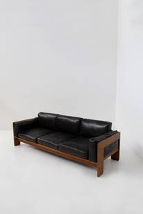 3-seater sofa model "Bastiano" by Afra & Tobia Scarpa: Height 69 cm Width 212 cm Depth 76 cm Seat 36 cm 3-seater sofa model "Bastiano" by Afra & Tobia Scarpa, Italian manufacture from the 1960s. The sofa consists of a wooden frame and 8 black leather cush