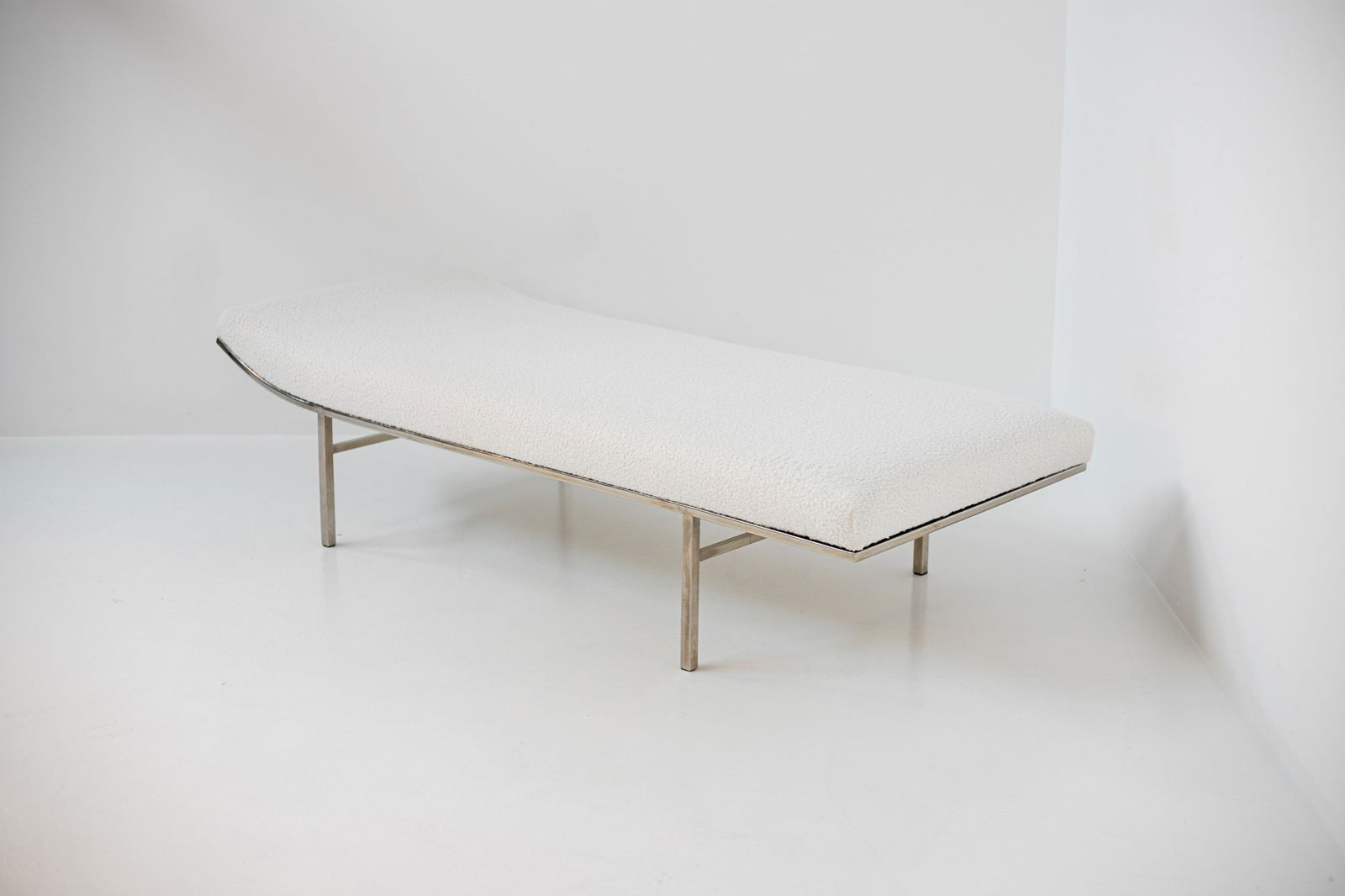 Jules  Heumann        Daybed (1 of 5)