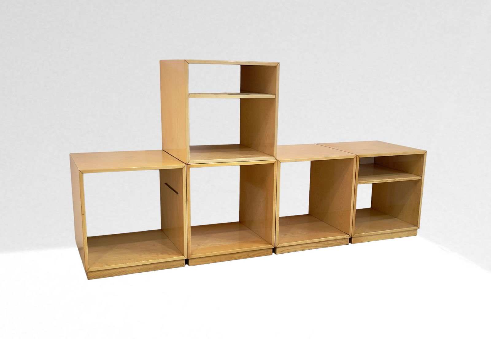Giovanni Offredi Bookcase.: Width: 226 cm Depth: 56 cm Height: 118 cmWall-mounted bookcase in ash wood. Design G. Offredi Saporiti Italia production. 1970s.