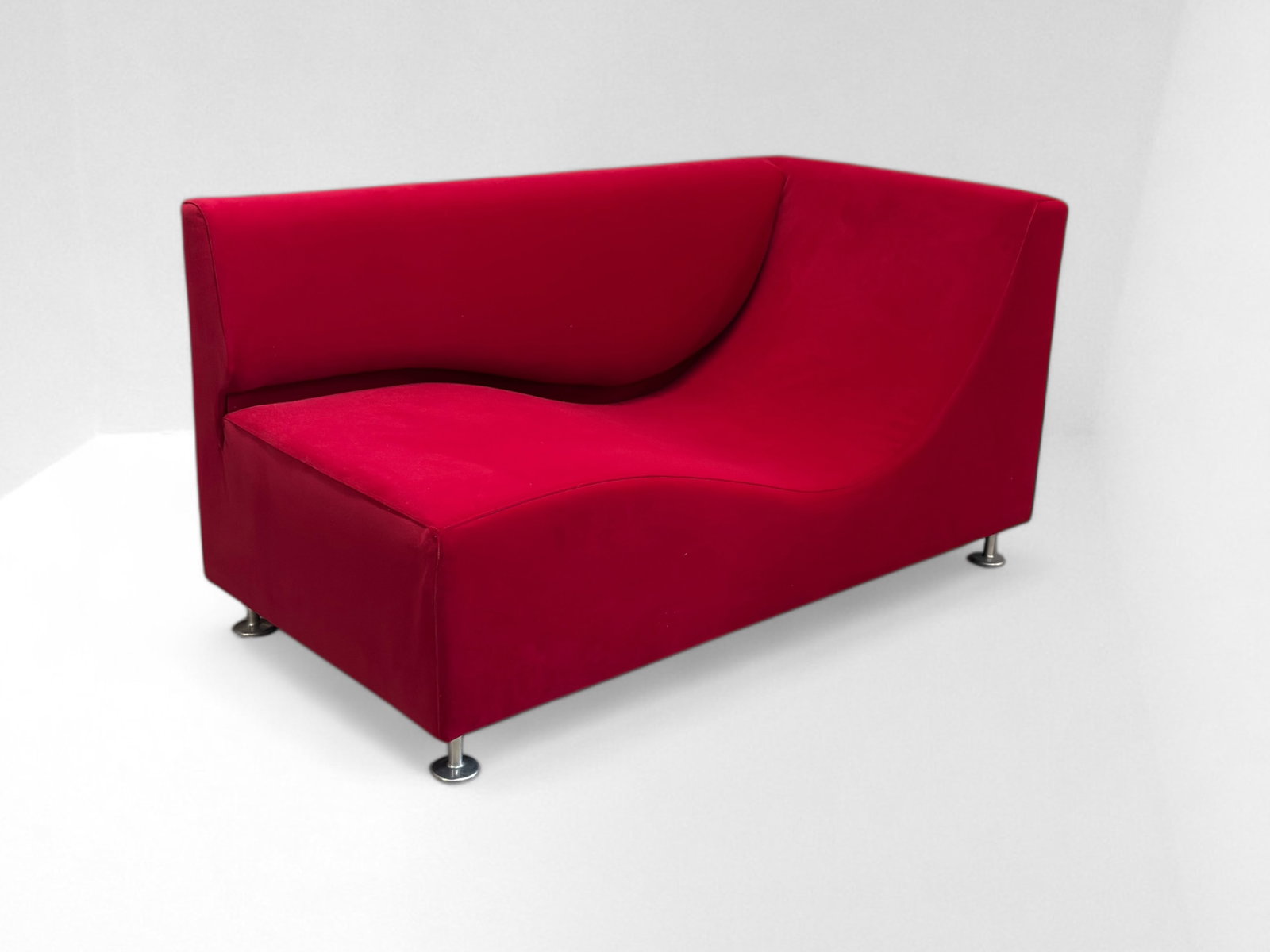 Jasper Morrison - Cappellini , Three Sofa de Luxe: Width 135 cm Depth 70 cm Height 72 cmMod. Three sofa de luxe with fabric upholstery and chromed metal supports.prod. Cappellini, Italy, 1992