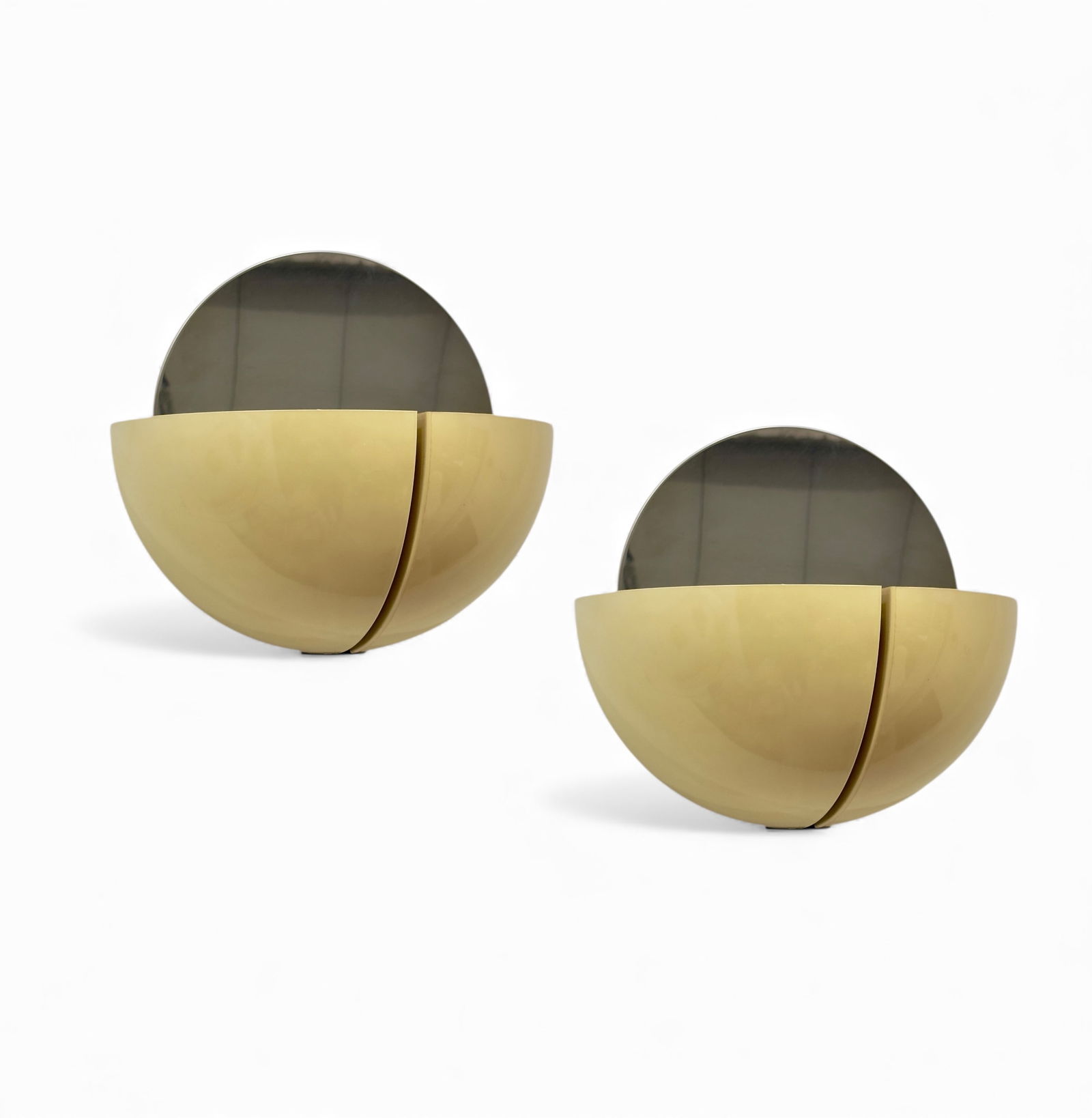 Danilo & Corrado Aroldi        Pair of wall lamps (1 of 3)