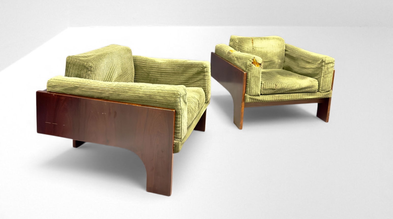 Claudio Salocchi        Pair Armchairs (1 of 3)