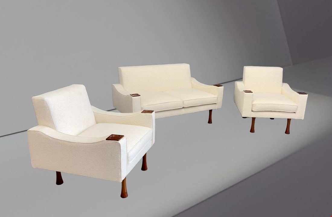 Angelo Mangiarotti Sofa and two armchairs by Angelo Mangiarotti: Height: 83cm Width: 188 cm Depth:85 cm Living room consisting of a two-seater sofa with two armchairs. Wooden frame and upholstery in ivory bouclé fabric. 1950s.