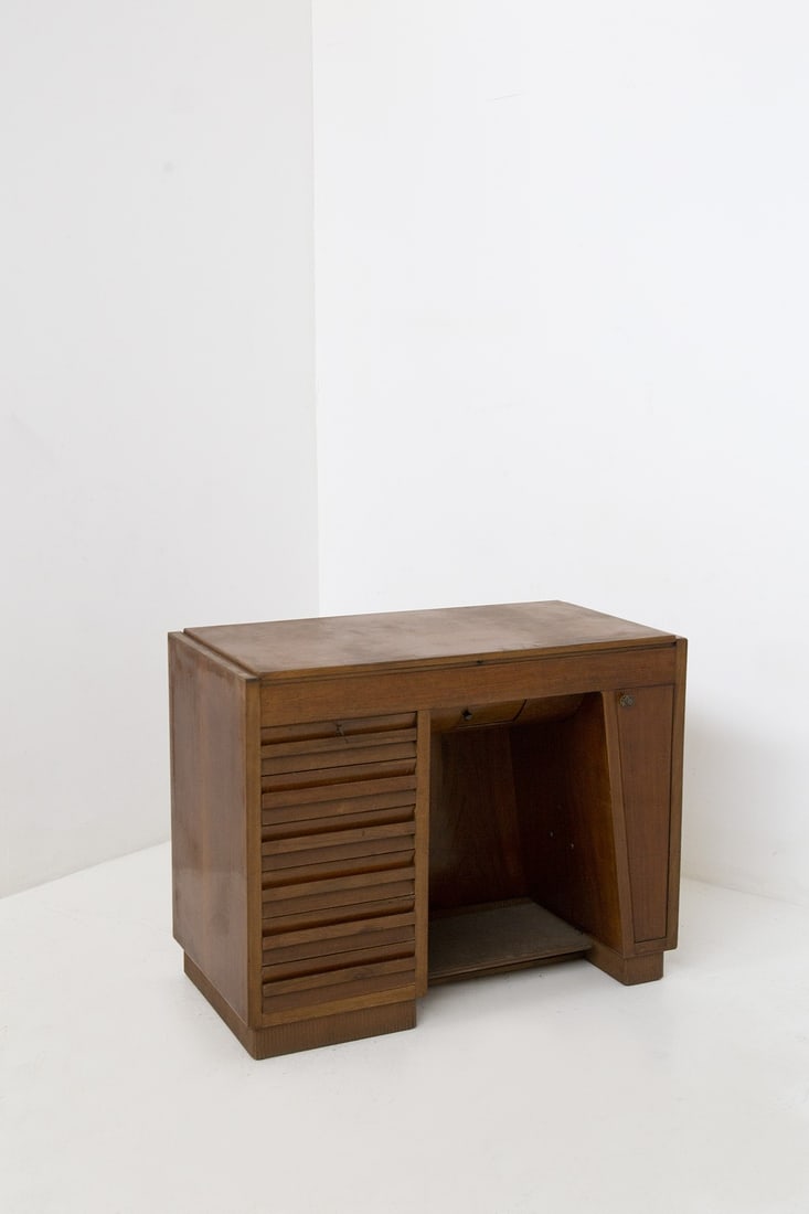 Manifattura Italiana Italian convertible desk (1 of 2)