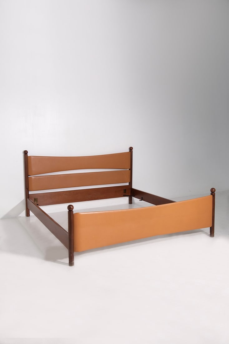 Osvaldo Borsani Bed by Osvaldo Borsani and E. Gerli: Height: 110 cm, Width: 187 cm, Depth: 218 cmEuropean double bed circa 1970s. Osvaldo Borsani and Eugenio Gerli, from a private Milanese home. In wood and leather.