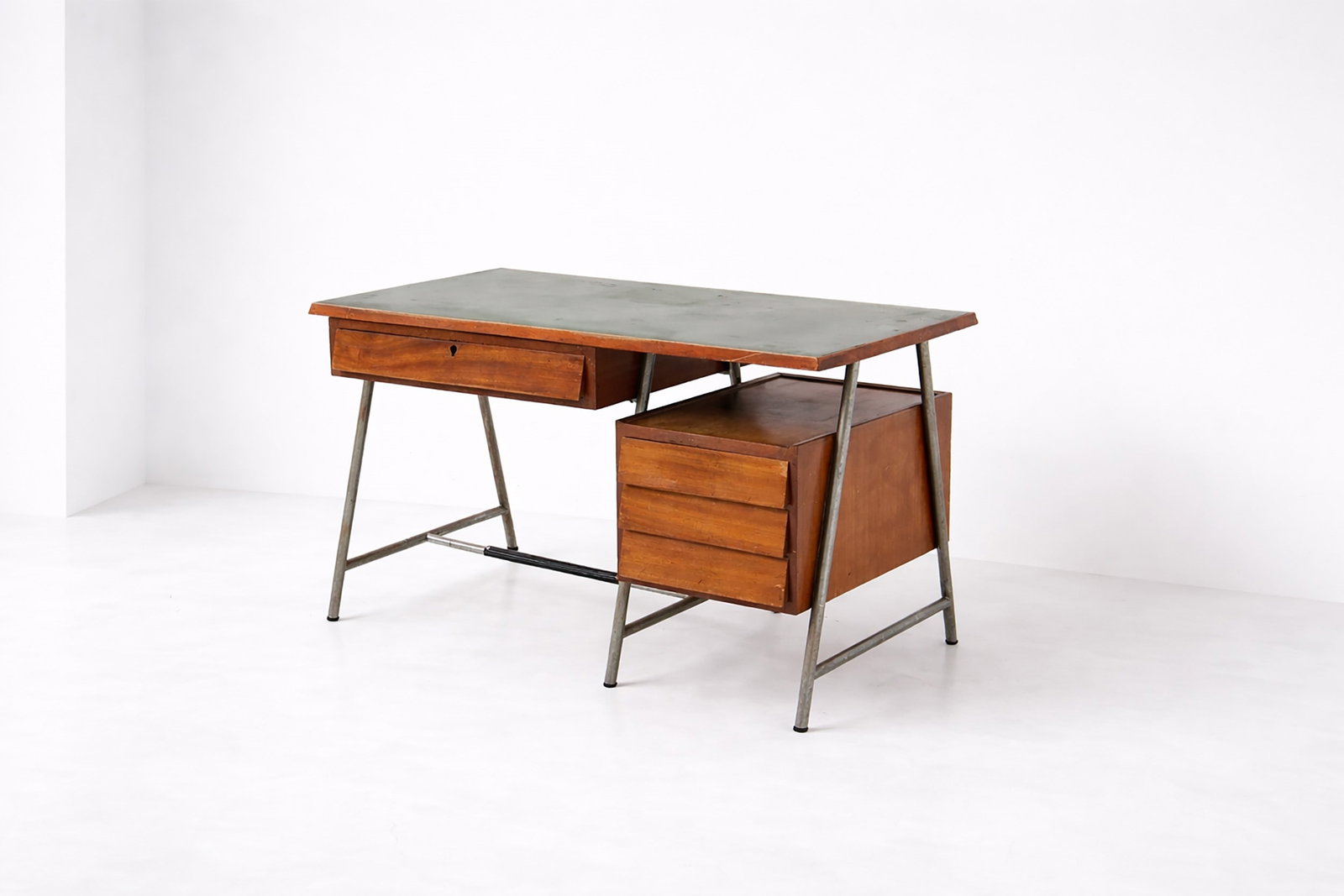 Manifattura Italiana Desk (1 of 1)