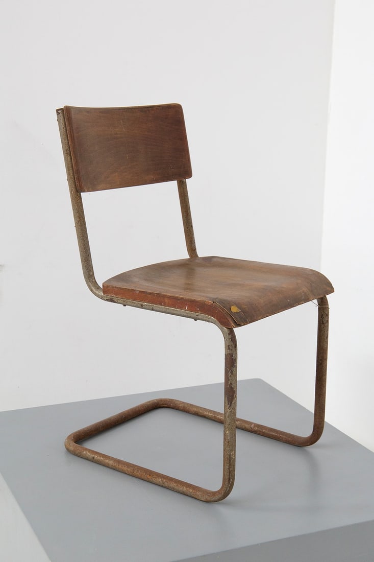 Manifattura Italiana Chair: Height: cm 85 Width: cm 43,5 Depth: cm 53 1930s Italian Rationalist chair made of tubular metal