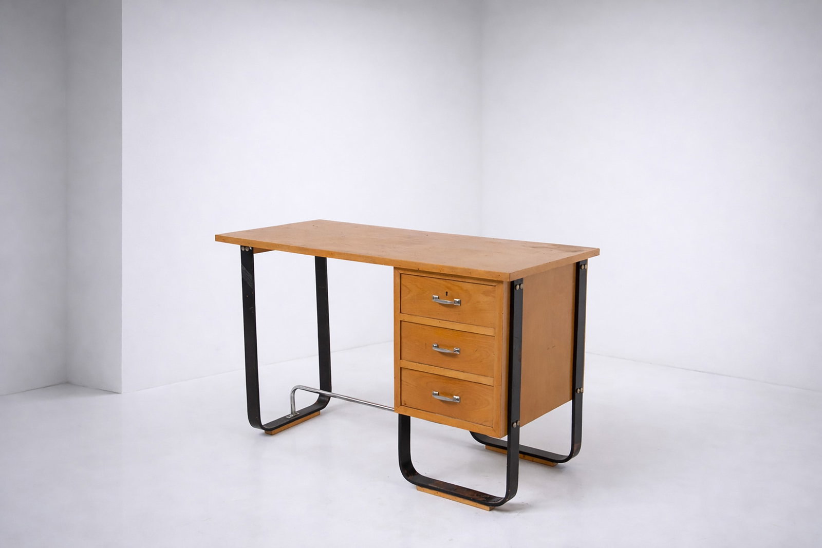 Giuseppe Pagano Desk (1 of 1)