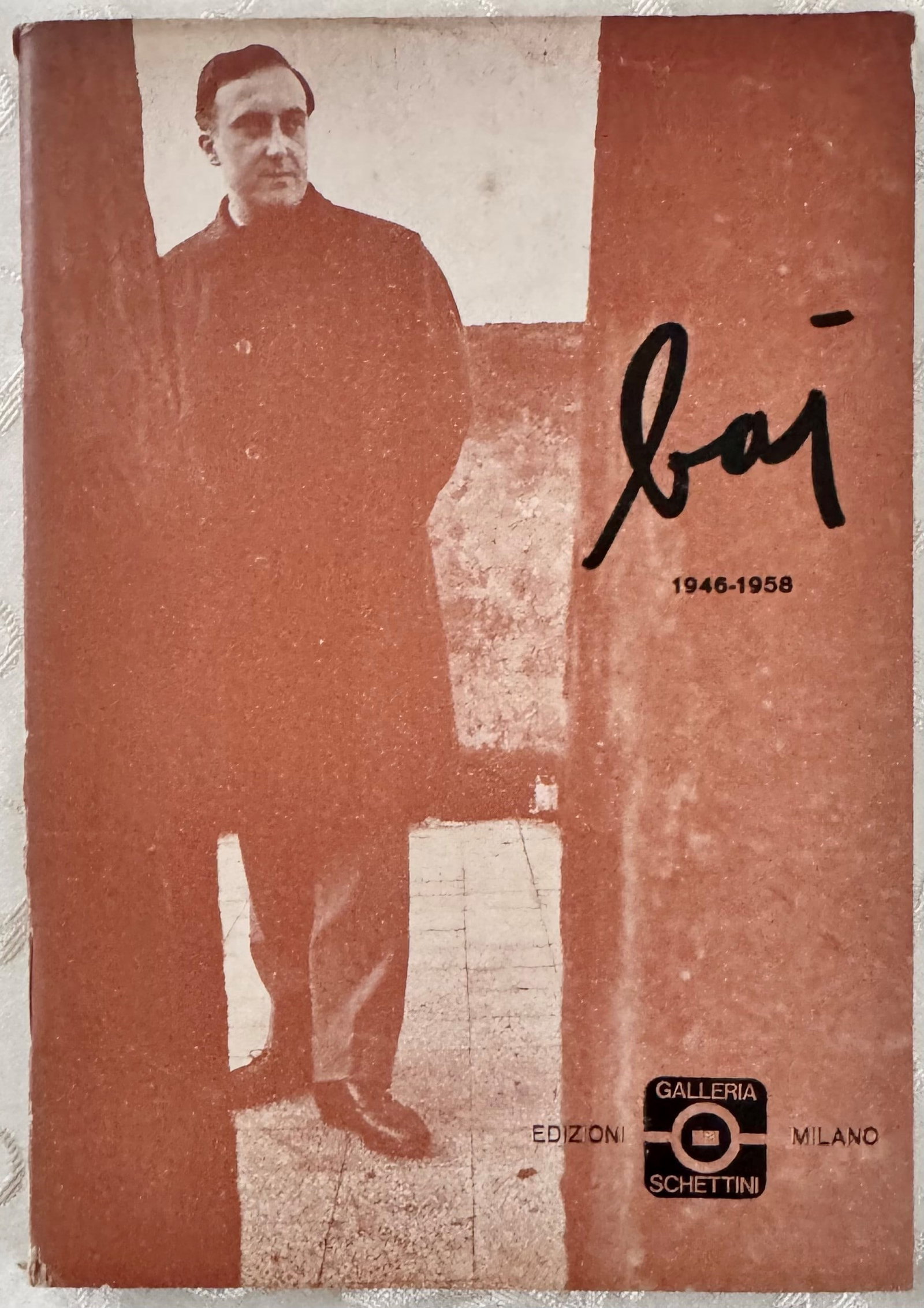 Baj 1946-1958: Catalogue of the 420th exhibition of Galleria Schettini in Milan, dedicated to Enrico Baj and his formative period 1946-1958. Curated by Sergio Dangelo, Roberto Sanesi and Filippo Schettini, the