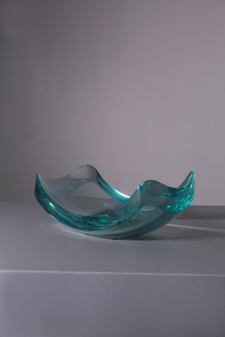Erwin Walter Burger Empties pockets Fontana Arte: Height: 10.5 cm Width: 23.5 cm Depth: 17.5 cmBeveled crystal glass pocket emptier 1950s DEISGN Erwin Walter Burger for Fontana Arte.
