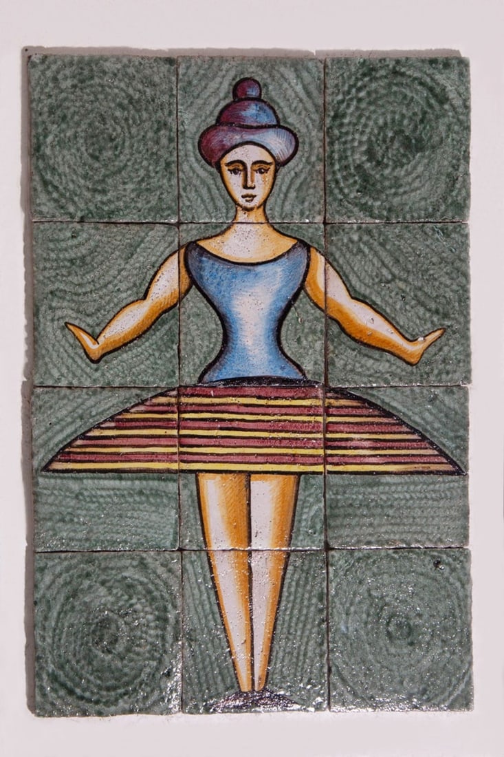 Manifattura Italiana Decorative tiles: Height: 60 cm Width: 45 cm Depth: 1.5 cmItalian ceramic piece depicting a ballerina in the style of Oskar Schlemmer, 2000s