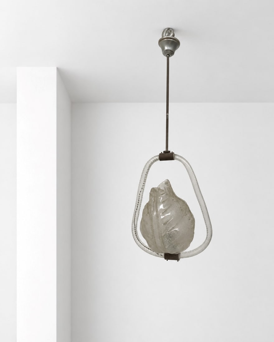Barovier & Toso Chandelier: Height 90 cm, diameter 35 cmLampadario di Barovier e Toso degli anni '40, del periodo Art Deco, in vetro di Murano