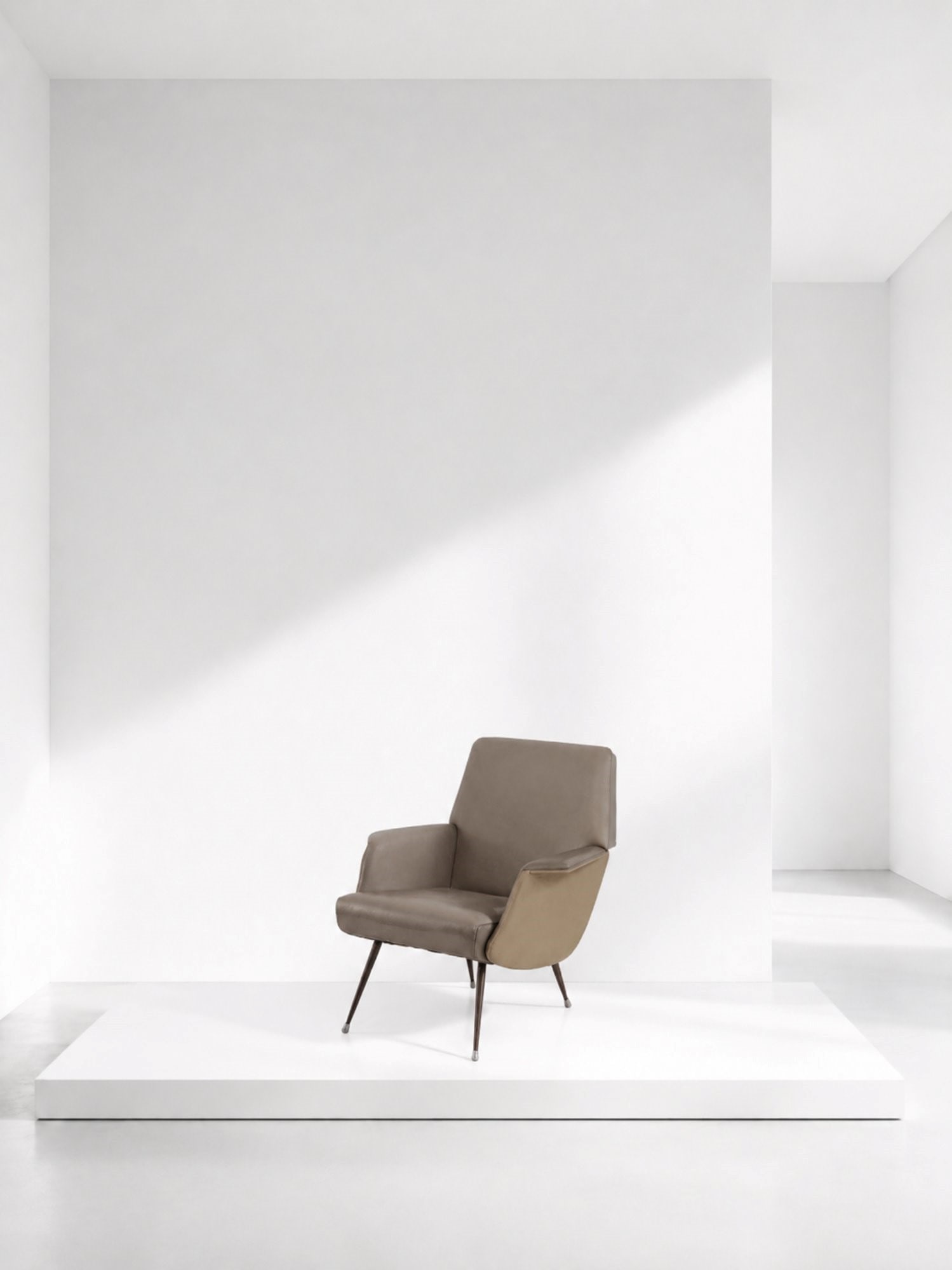 Rossi D'albizzate Single armchair (1 of 1)