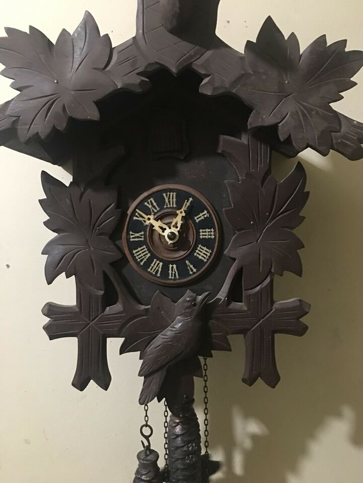 Antique German Cuckoo Clock With Dear Head and 5 leaves (1 of 5)