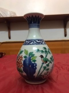 An Excellent Chinese Qing Dynasty Blue and White Vase (1 of 4)