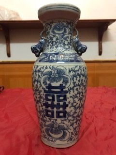 Large antique Chinese Vase: This lot is a large and beautifully painted Chinese porcelain vase dating to the latter half of the 19th century. The vase is decorated with 2 monkeys in both sides and flowers in all directions. Dime