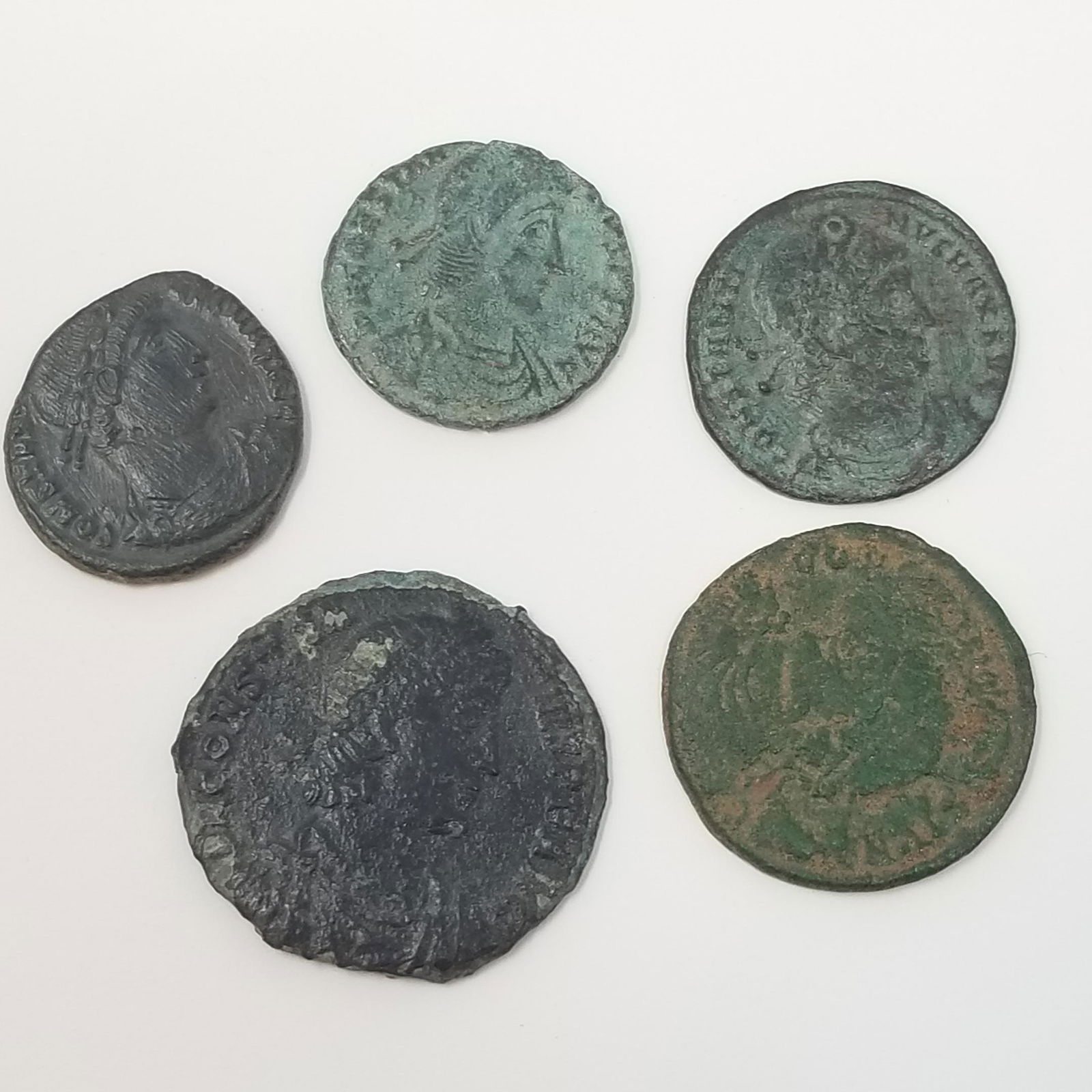 Roman Empire - Bronze Coin Lot (5): From the Roman Empire (27 BCE â€“ 476 CE), a bronze coin (AE) depicting an Emperor. Sold unidentified. Provenance - ex. Coin dealer, UAE All purchases will be accompanied by a signed Certificate