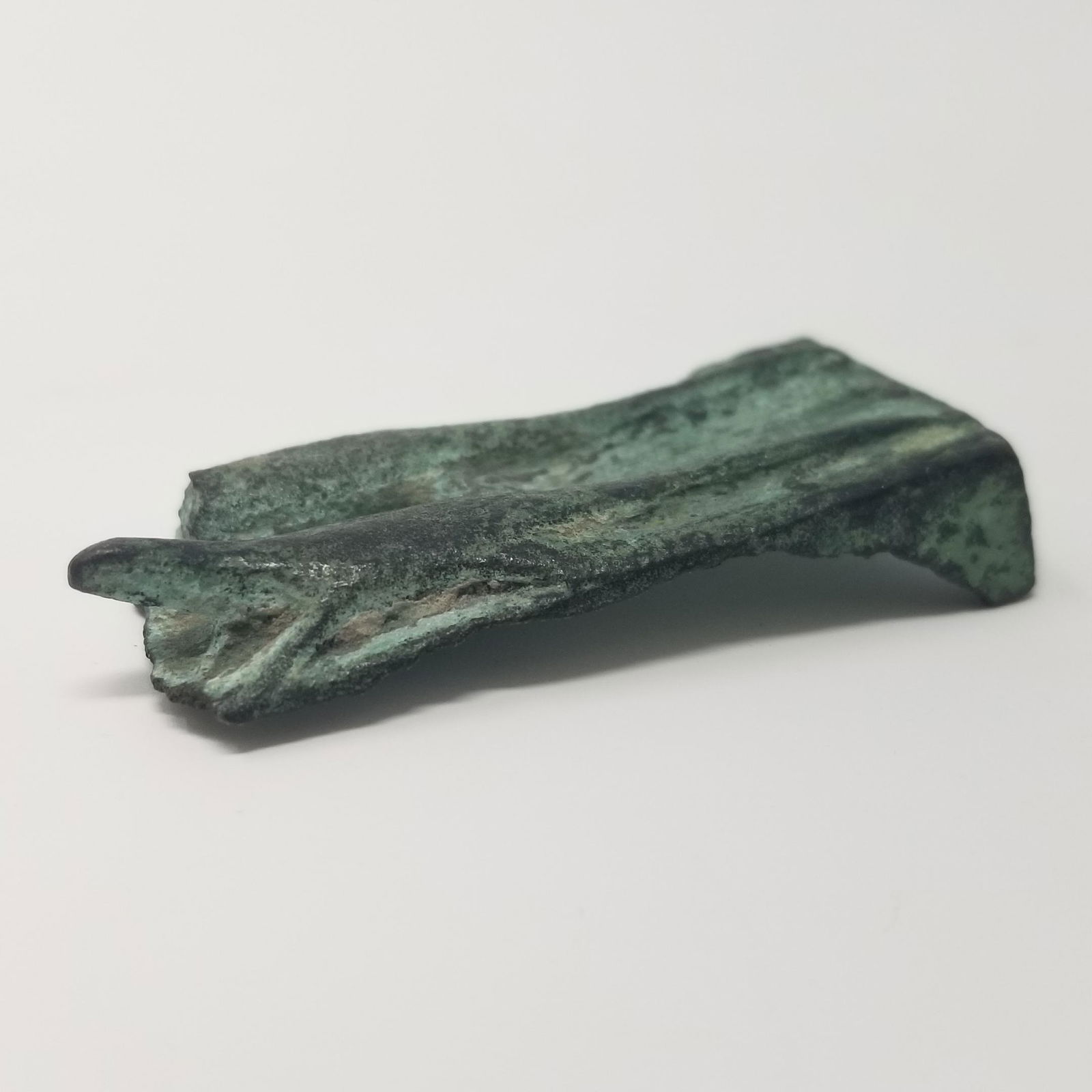 Votive Egyptian Coffin Lid: Votive Sarcophagus lid - Egyptian Bronze lidded fragment of a small box with two lizards. Ptolemaic, 332 BCE. 2". Provenance - ex. Art for Eternity, ex.Private FB collection, Germany All purchases wil