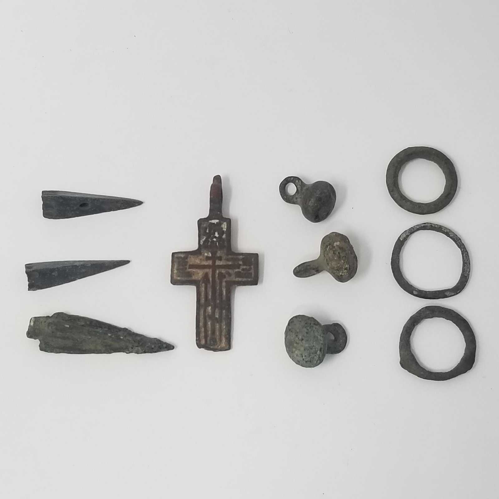 Old Bronze Collection - Viking/Celtic/Russian: From the Norse culture, 10th Century CE. 3 Small bronze buttons from the coat of a Viking! Great for jewellery. Provenance - ex. California, USA collection Description: Bronze rings often described as