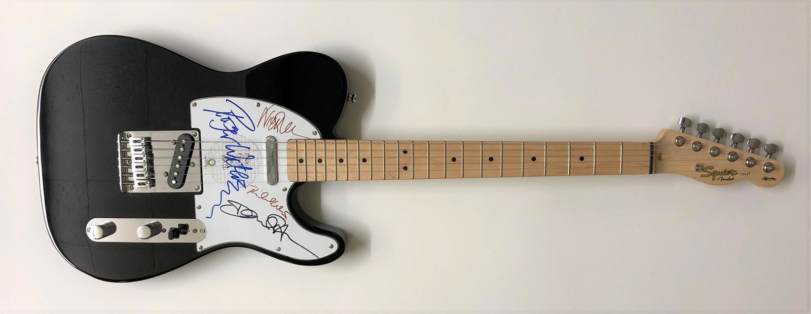 Signed Pink Floyd - Black Guitar (1 of 2)
