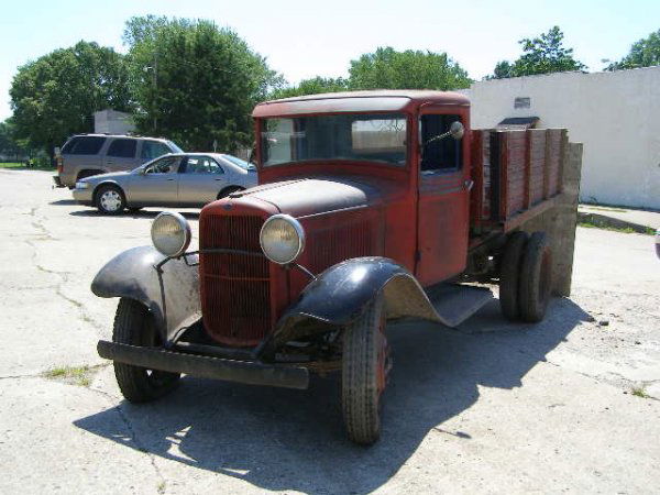 1932 Ford Model B Truck with Box: VanDerBrink Auctions is pleased to bring you this original Ford Model B Truck. VINBB5053131. Title is clear. The car has a mercury flat head V-8 motor, that appears not be original. We feel is 100hp F