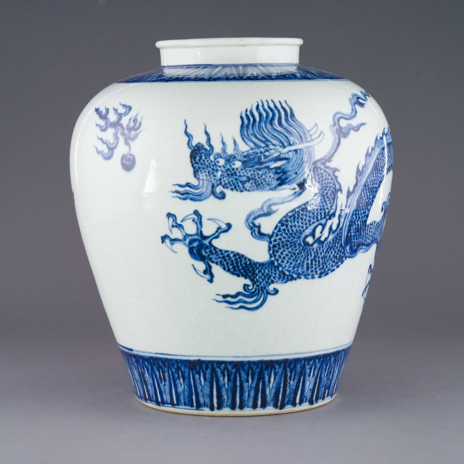 MING BLUE & WHITE DRAGON JAR: Dimensions: Height: 14 inch x Width/Diameter: 11.75 inch x Length/Depth: 11.75 inch Dimensions in Centimeter: 35.6 cm x 29.8 cm x 29.8 cm Stunning, Chinese Ming Dynasty blue and white dragon porcelain