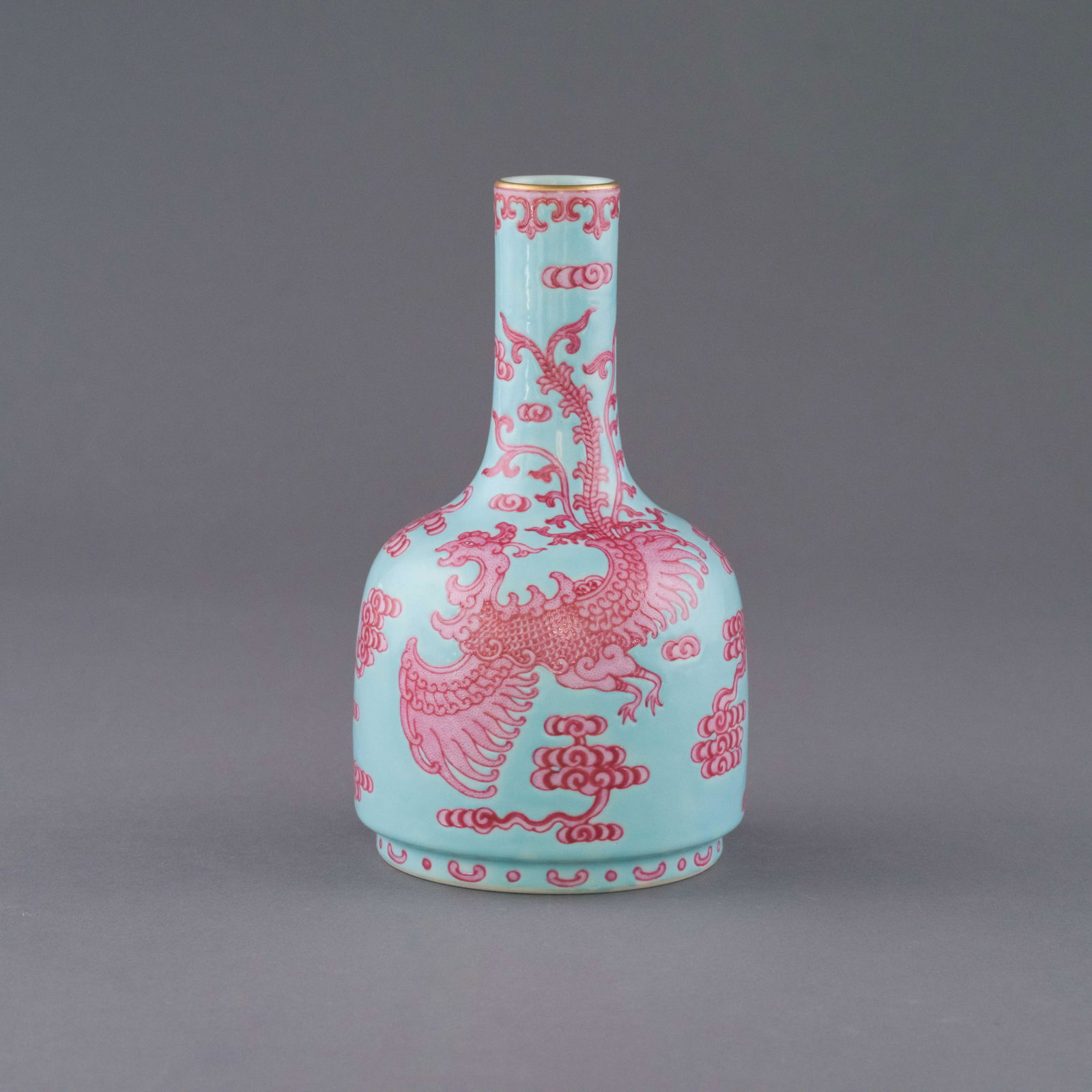 QIANLONG DOUBLE PEACOCK GREEN MALLET BOTTLE (1 of 3)