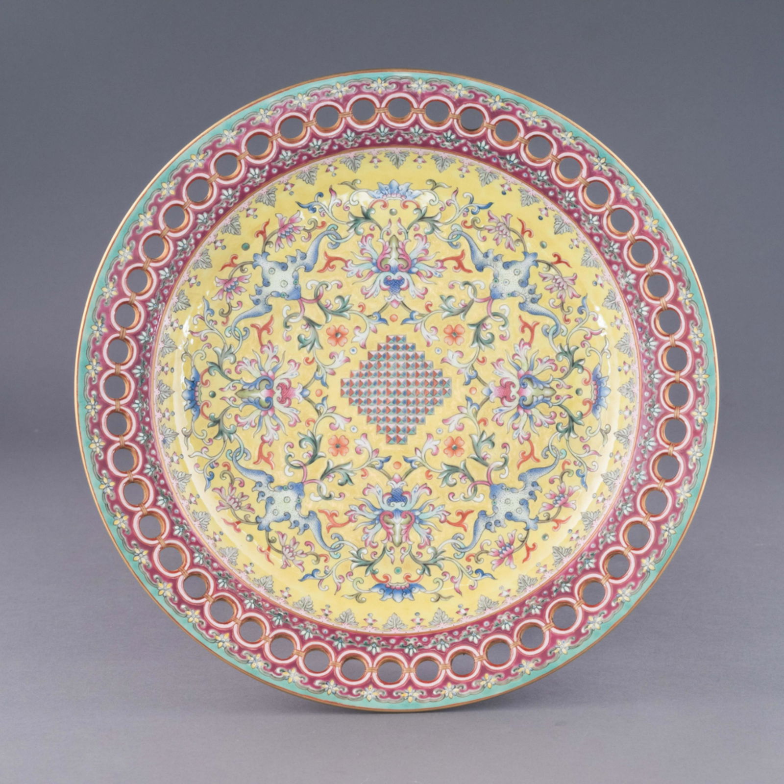 QIANLONG FAMILLE ROSE PIERCED PORCELAIN PLATE (1 of 10)