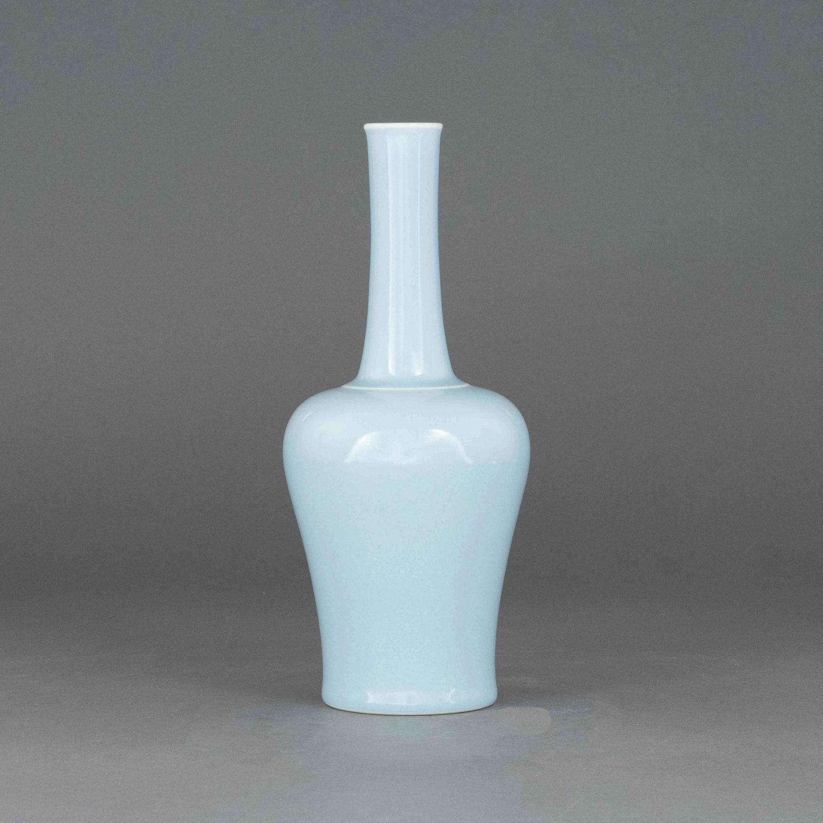 KANGXI DOUQING GLAZED BELL VASE (1 of 2)