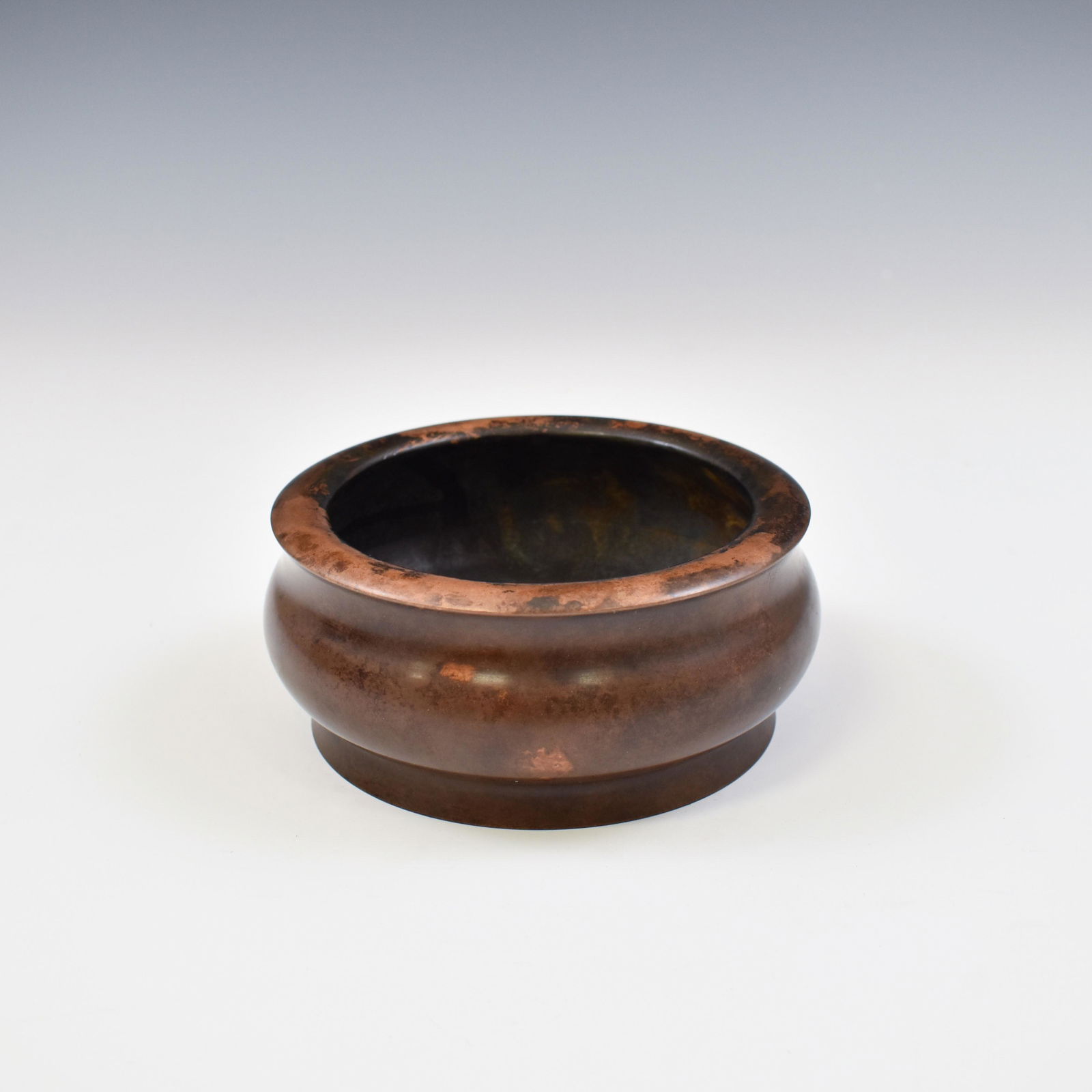 ANTIQUE CHINESE MING BRONZE CENSER (1 of 9)